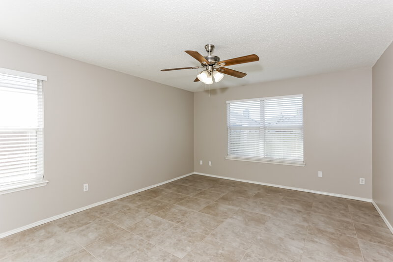 2,240/Mo, 904 Simi Dr Arlington, TX 76001 Main Bedroom View