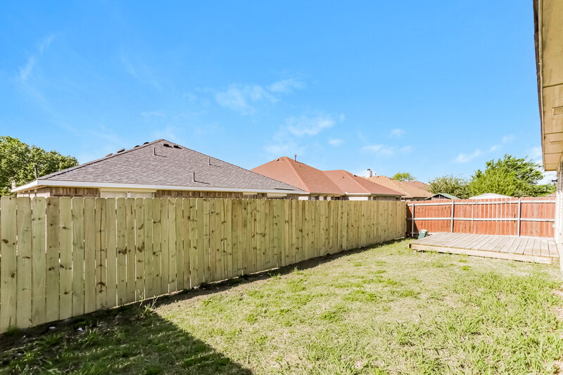 2,240/Mo, 904 Simi Dr Arlington, TX 76001 Rear View 2