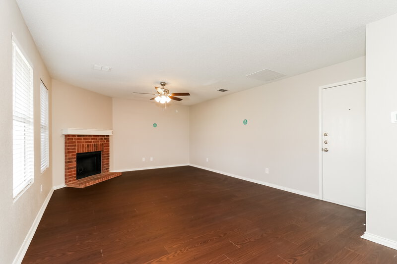 2,730/Mo, 6151 Delollis Dr Grand Prairie, TX 75052 Living Room View