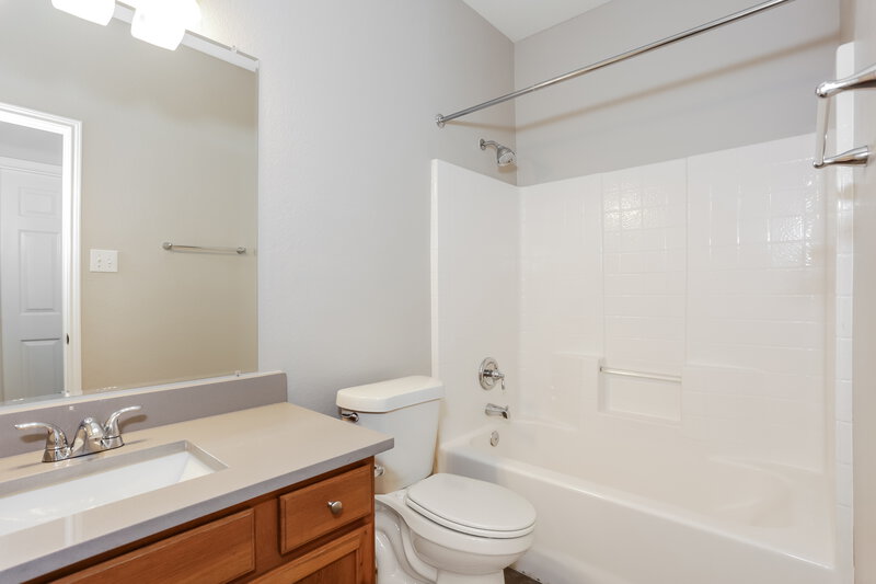 2,235/Mo, 7633 Hollow Forest Dr Fort Worth, TX 76123 Bathroom View