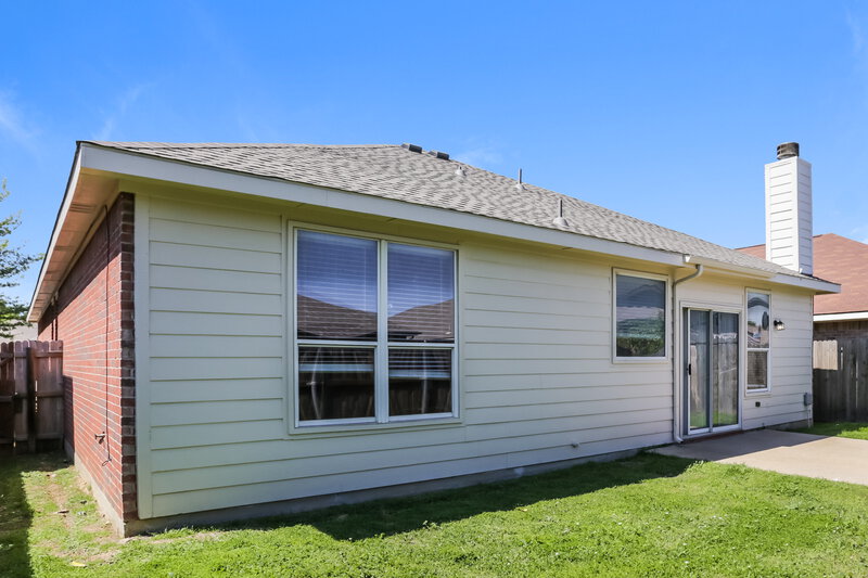2,235/Mo, 7633 Hollow Forest Dr Fort Worth, TX 76123 Rear View