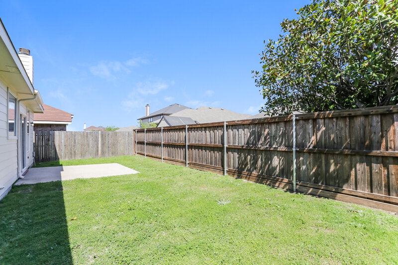 2,235/Mo, 7633 Hollow Forest Dr Fort Worth, TX 76123 Backyard View