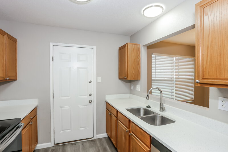 1,690/Mo, 3148 Heritage Ln Forest Hill, TX 76140 Kitchen View 2