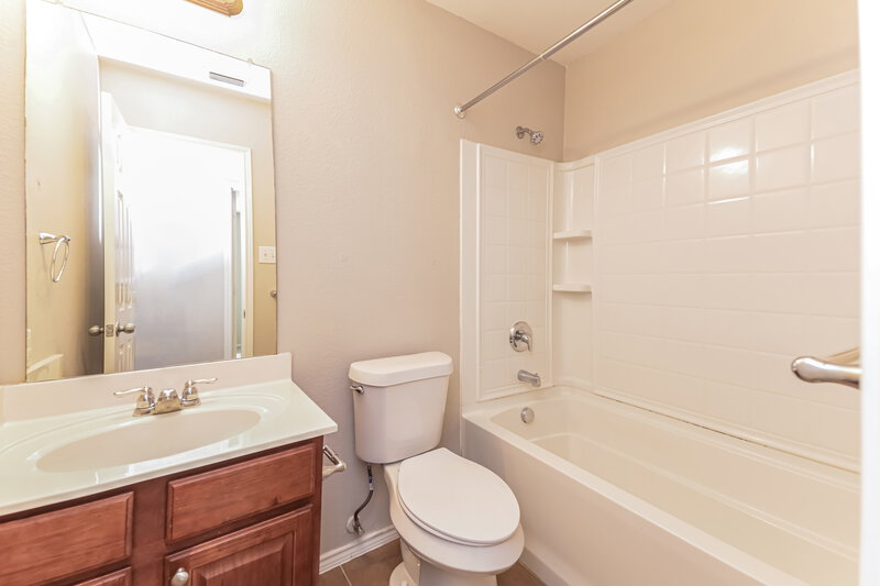2,075/Mo, 520 Azalea Dr Fate, TX 75087 Bathroom View