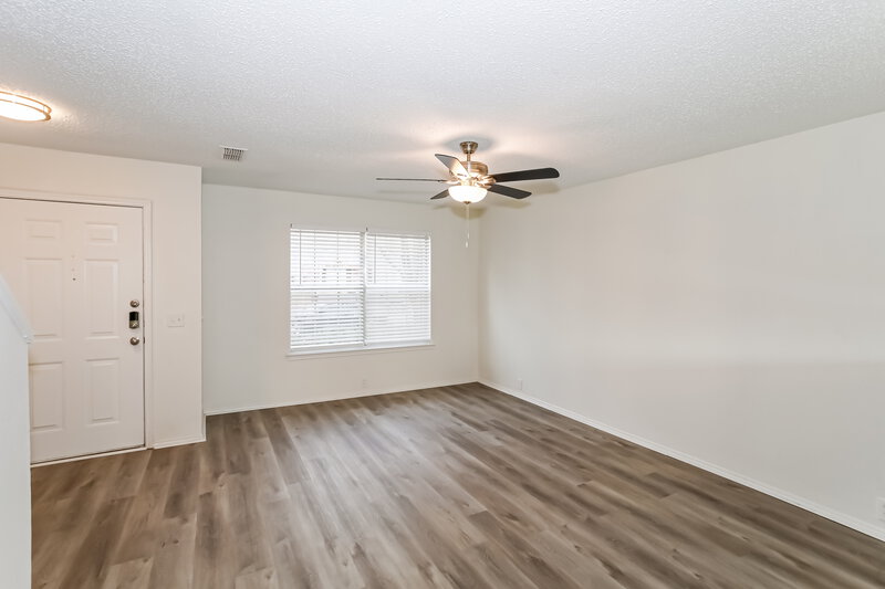 2,010/Mo, 1125 Springcreek Dr Denton, TX 76210 Living Room View