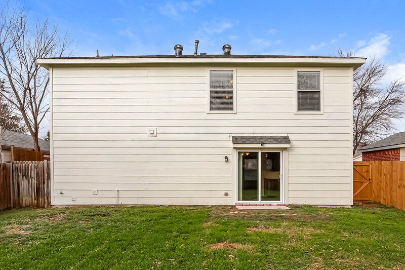 2,010/Mo, 1125 Springcreek Dr Denton, TX 76210 Rear View