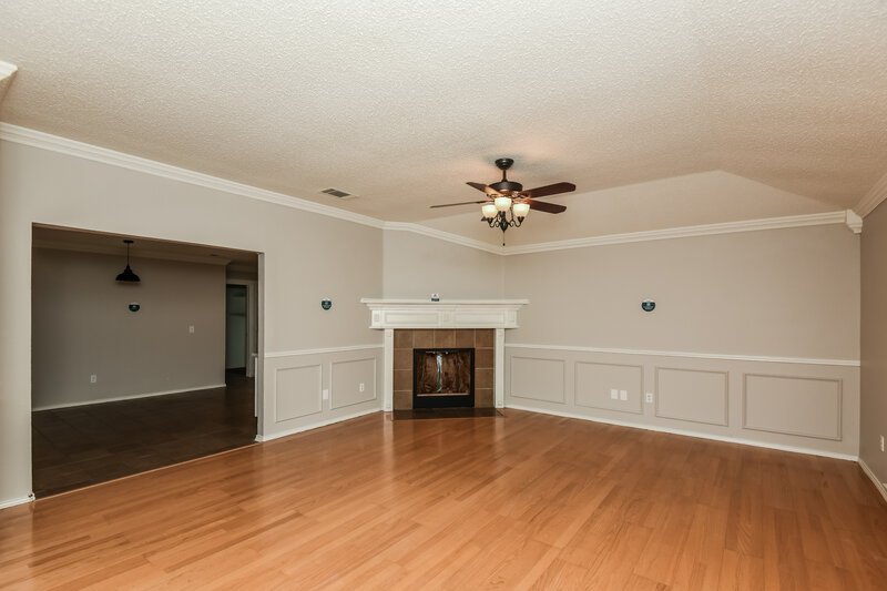 2,005/Mo, 10224 Dawson Trl Fort Worth, TX 76108 Living Room View 2