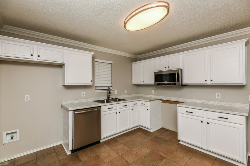 2,005/Mo, 10224 Dawson Trl Fort Worth, TX 76108 Kitchen View 3