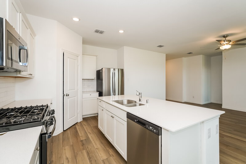 2,275/Mo, 920 Rusty Spur Ln Haslet, TX 76052 Kitchen View 3