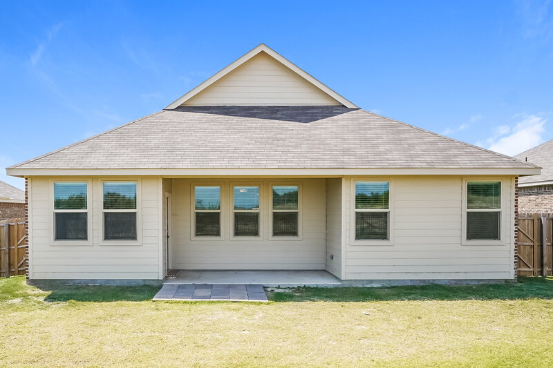 2,275/Mo, 920 Rusty Spur Ln Haslet, TX 76052 Rear View