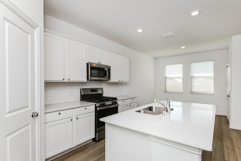 2,280/Mo, 937 Rusty Spur Ln Fort Worth, TX 76052 Kitchen View