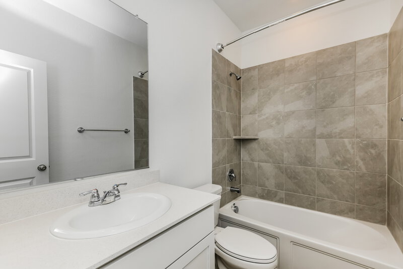 2,280/Mo, 937 Rusty Spur Ln Fort Worth, TX 76052 Bathroom View