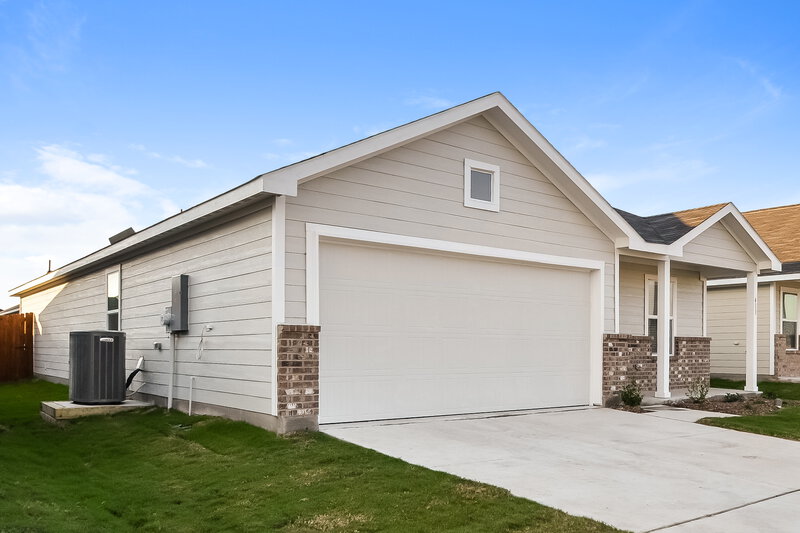 2,070/Mo, 411 Deerbrook Street Princeton, TX 75407 Front View