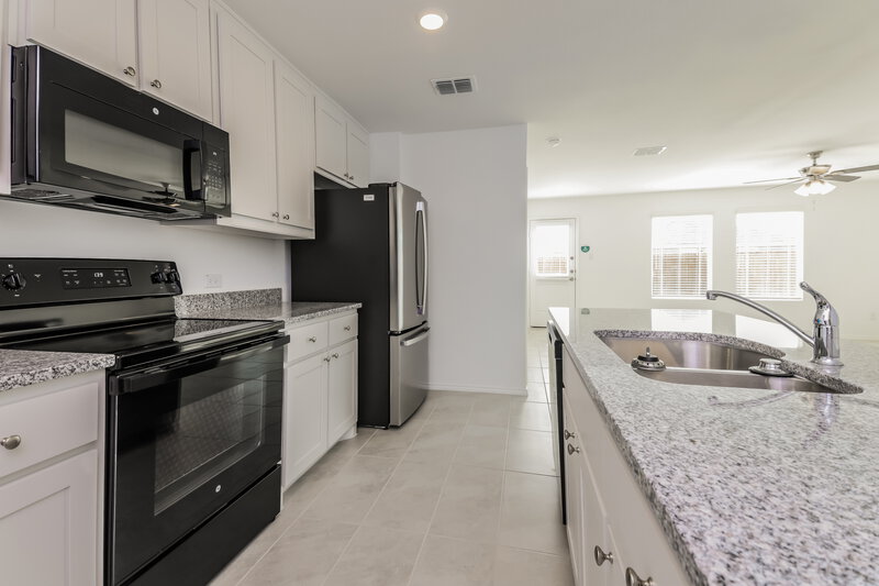 2,130/Mo, 315 Deerbrook Street Princeton, TX 75407 Kitchen View 2