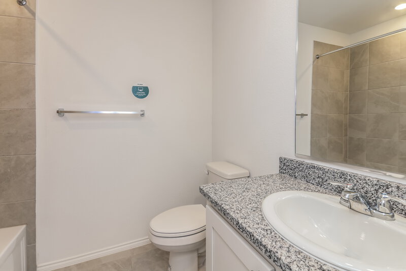 2,130/Mo, 315 Deerbrook Street Princeton, TX 75407 Bathroom View