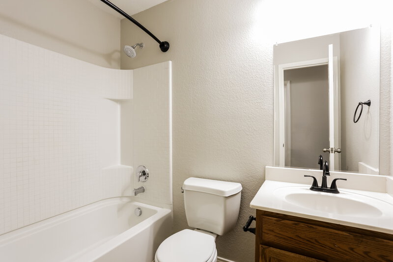 2,065/Mo, 900 Windflower Dr Fate, TX 75087 Bathroom View