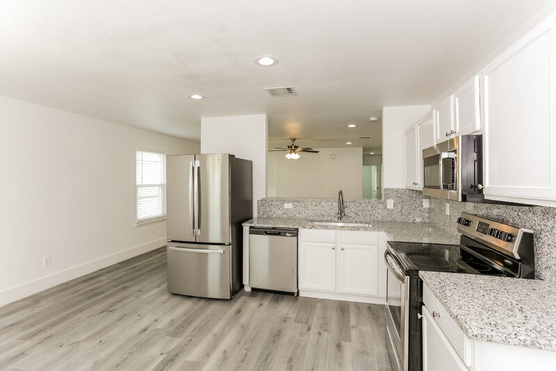 1,775/Mo, 1725 Vineridge Ln Burleson, TX 76028 Kitchen View 2