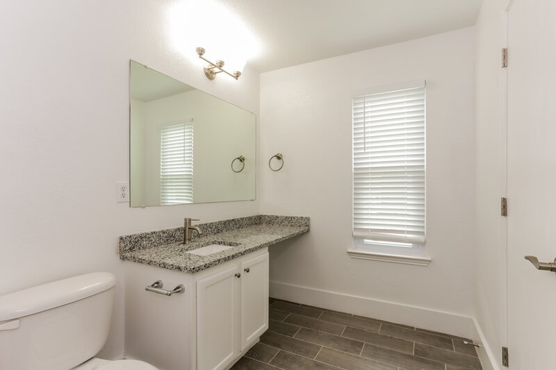 1,775/Mo, 1725 Vineridge Ln Burleson, TX 76028 Main Bathroom View