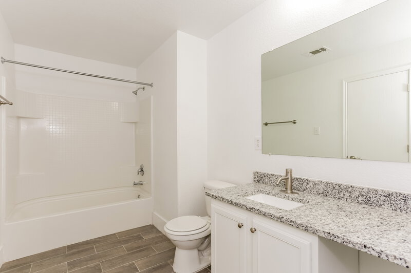 1,775/Mo, 1725 Vineridge Ln Burleson, TX 76028 Main Bathroom View 2