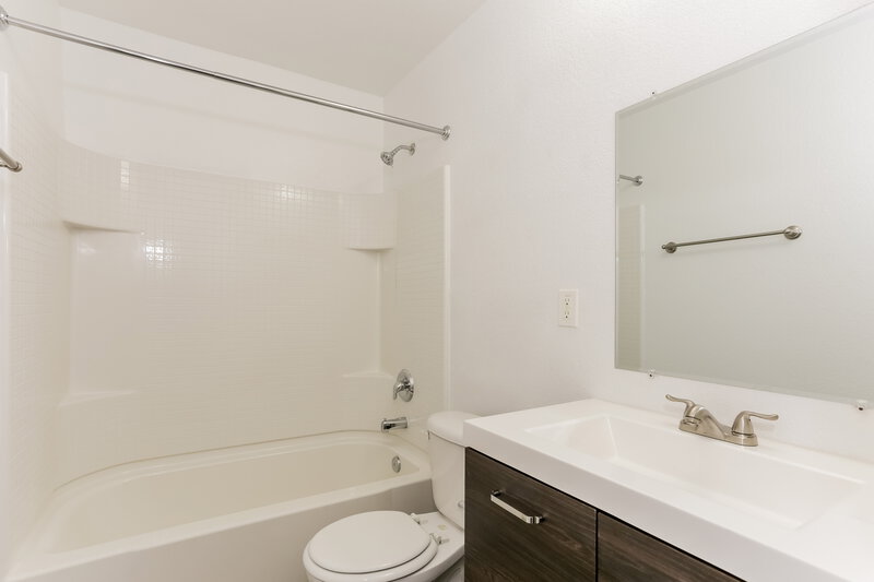 1,775/Mo, 1725 Vineridge Ln Burleson, TX 76028 Bathroom View
