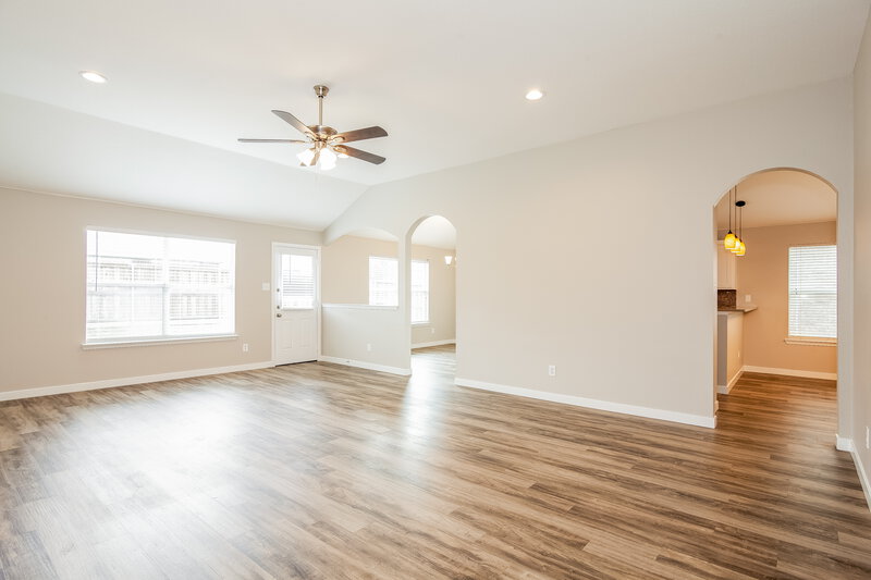 1,895/Mo, 105 Cherokee Dr Forney, TX 75126 Living Room View 2