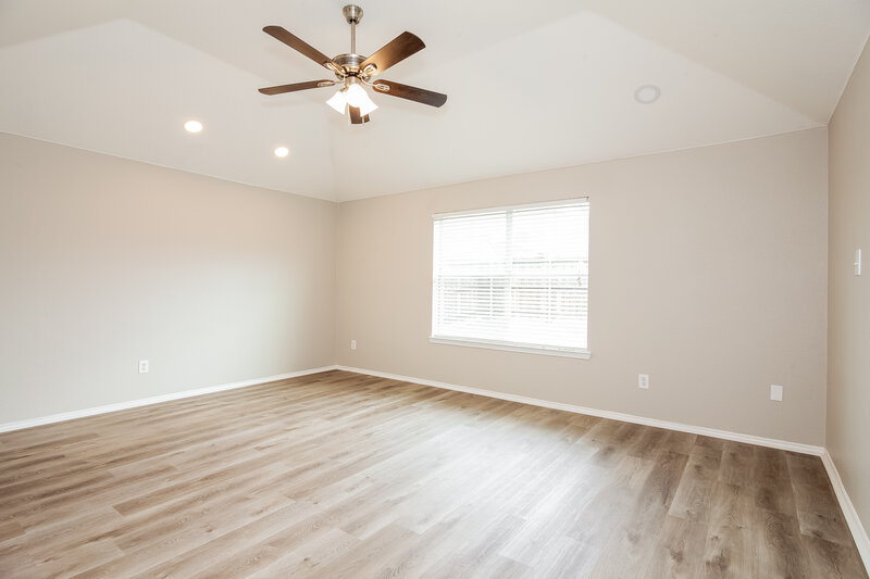 1,895/Mo, 105 Cherokee Dr Forney, TX 75126 Main Bedroom View