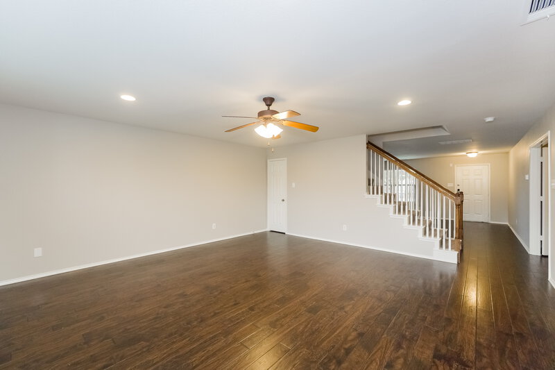 2,725/Mo, 1105 Hickory Bend Ln Fort Worth, TX 76108 Living Room View 3