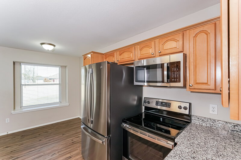 2,275/Mo, 1402 Lamesa Cir Midlothian, TX 76065 Kitchen View 3