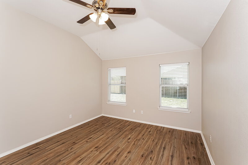 2,275/Mo, 1402 Lamesa Cir Midlothian, TX 76065 Main Bedroom View 2