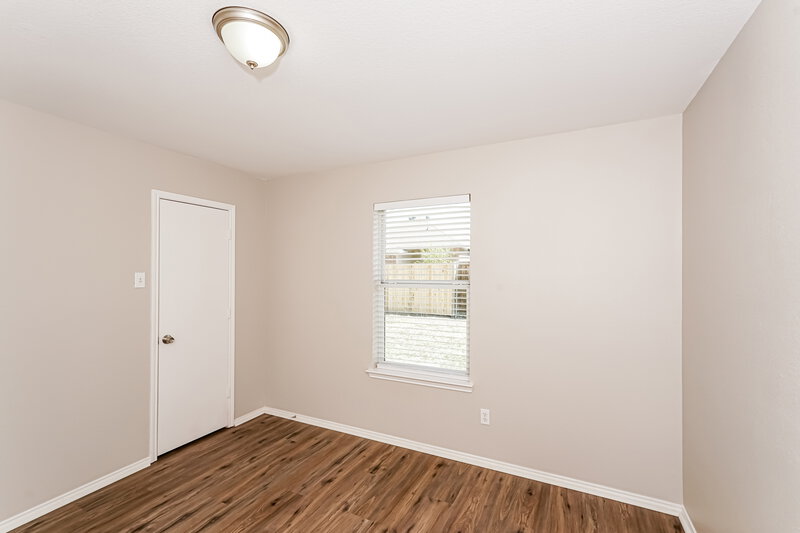 2,275/Mo, 1402 Lamesa Cir Midlothian, TX 76065 Bedroom View 2