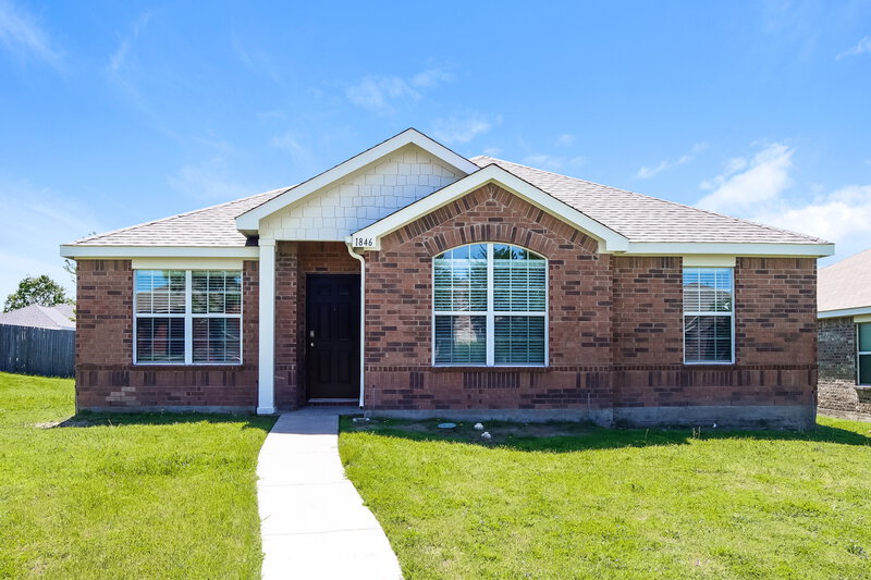 2,390/Mo, 1846 Shanna Dr Lancaster, TX 75134 External View