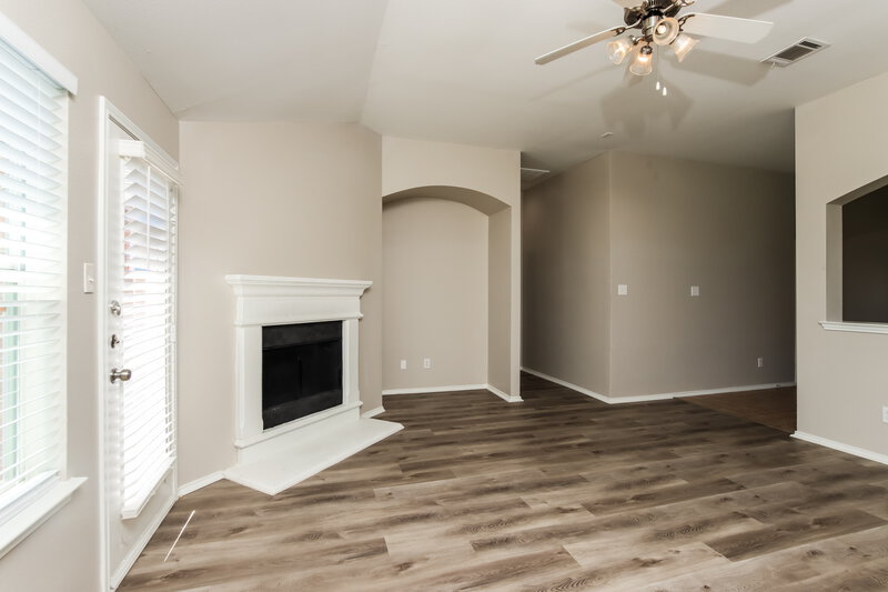 2,390/Mo, 1846 Shanna Dr Lancaster, TX 75134 Living Room View 2