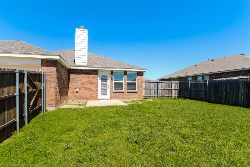 2,390/Mo, 1846 Shanna Dr Lancaster, TX 75134 Rear View