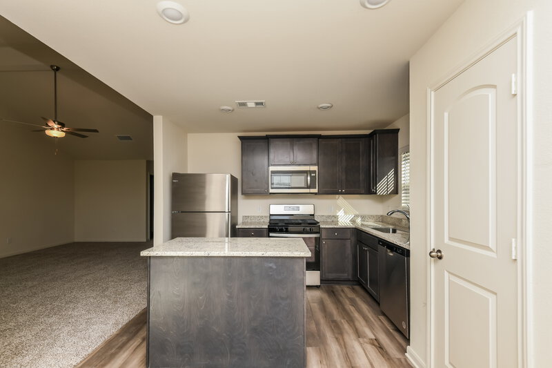 2,130/Mo, 1332 Redpine Dr Fort Worth, TX 76140 Kitchen View 2