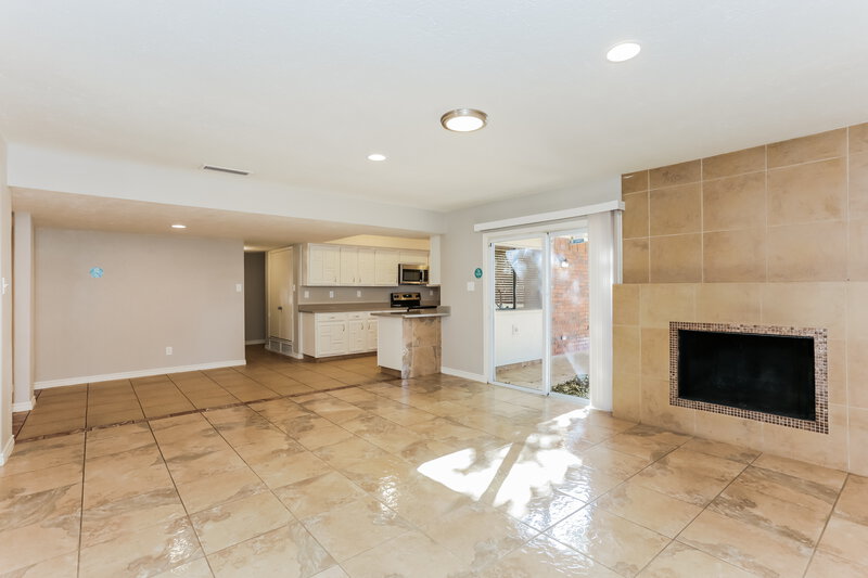 2,490/Mo, 6906 Forestview Dr Arlington, TX 76016 Living Room View 2