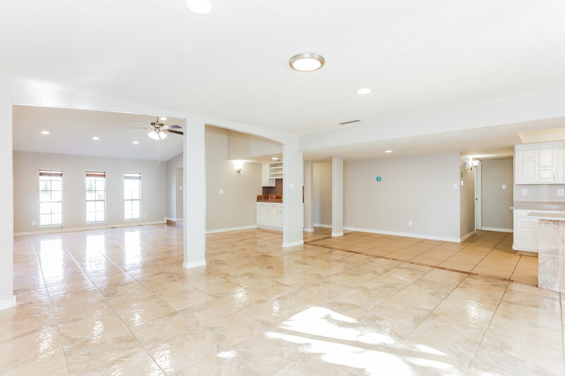 2,490/Mo, 6906 Forestview Dr Arlington, TX 76016 Living Room View 4