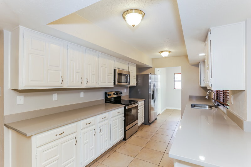 2,490/Mo, 6906 Forestview Dr Arlington, TX 76016 Kitchen View