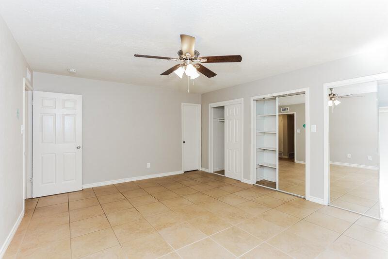 2,490/Mo, 6906 Forestview Dr Arlington, TX 76016 Main Bedroom View 2