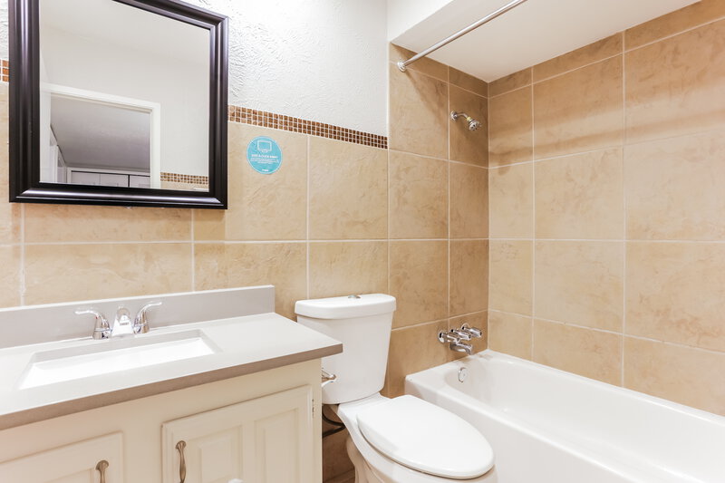 2,490/Mo, 6906 Forestview Dr Arlington, TX 76016 Bathroom View