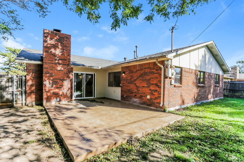 2,490/Mo, 6906 Forestview Dr Arlington, TX 76016 Rear View