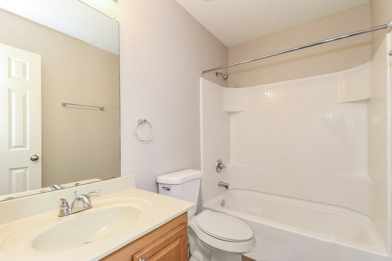 2,565/Mo, 9933 Mount Pheasant Rd Fort Worth, TX 76108 Bathroom View