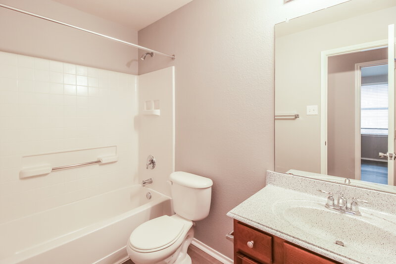 2,105/Mo, 1721 Canvasback Aubrey, TX 76227 Bathroom View