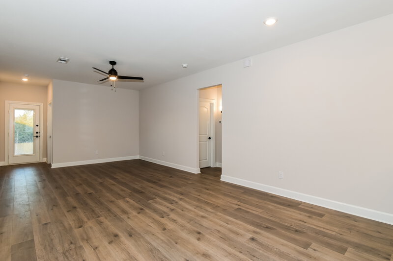 1,905/Mo, 1301 Butler Ave Princeton, TX 75407 Living Room View