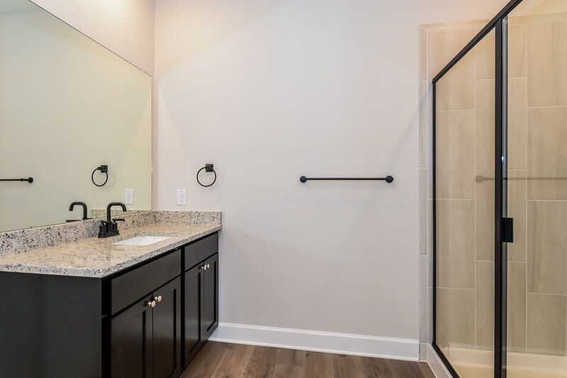 1,905/Mo, 1301 Butler Ave Princeton, TX 75407 Main Bathroom View