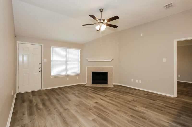 1,810/Mo, 841 Beaver Creek Dr Burleson, TX 76028 Living Room View