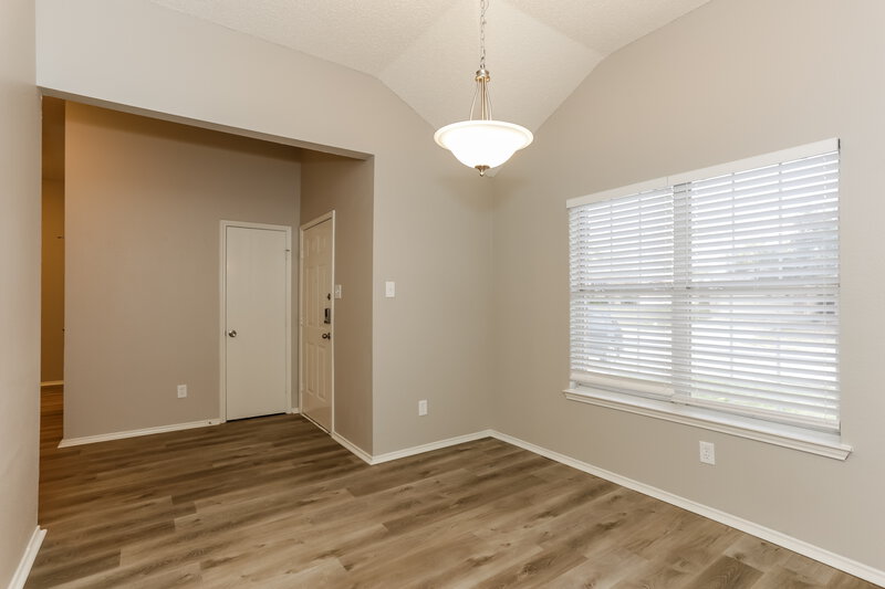 1,810/Mo, 841 Beaver Creek Dr Burleson, TX 76028 Dining Room View