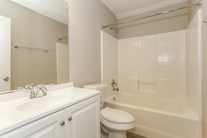 1,810/Mo, 841 Beaver Creek Dr Burleson, TX 76028 Bathroom View