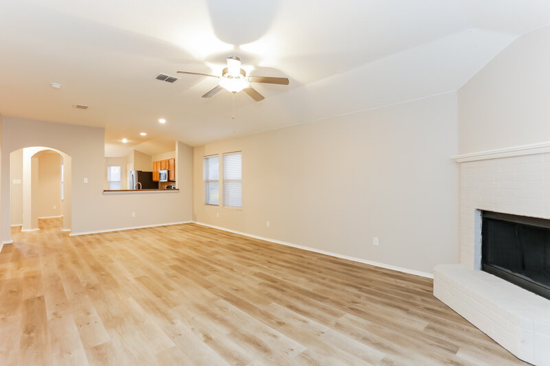 2,095/Mo, 2421 Buffalo Run Burleson, TX 76028 Living Room View 2