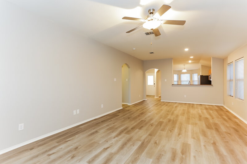 2,095/Mo, 2421 Buffalo Run Burleson, TX 76028 Living Room View 3