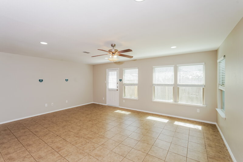 2,345/Mo, 5509 Northfield Dr Fort Worth, TX 76179 Living Room View